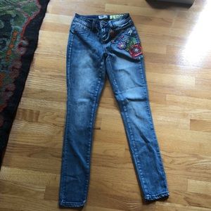 Indigo Rein Embroidered skinny jean
